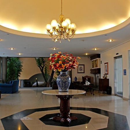ホテル クリスタル サテライト マリア バルバラ Tlalnepantla  エクステリア 写真 Lobby