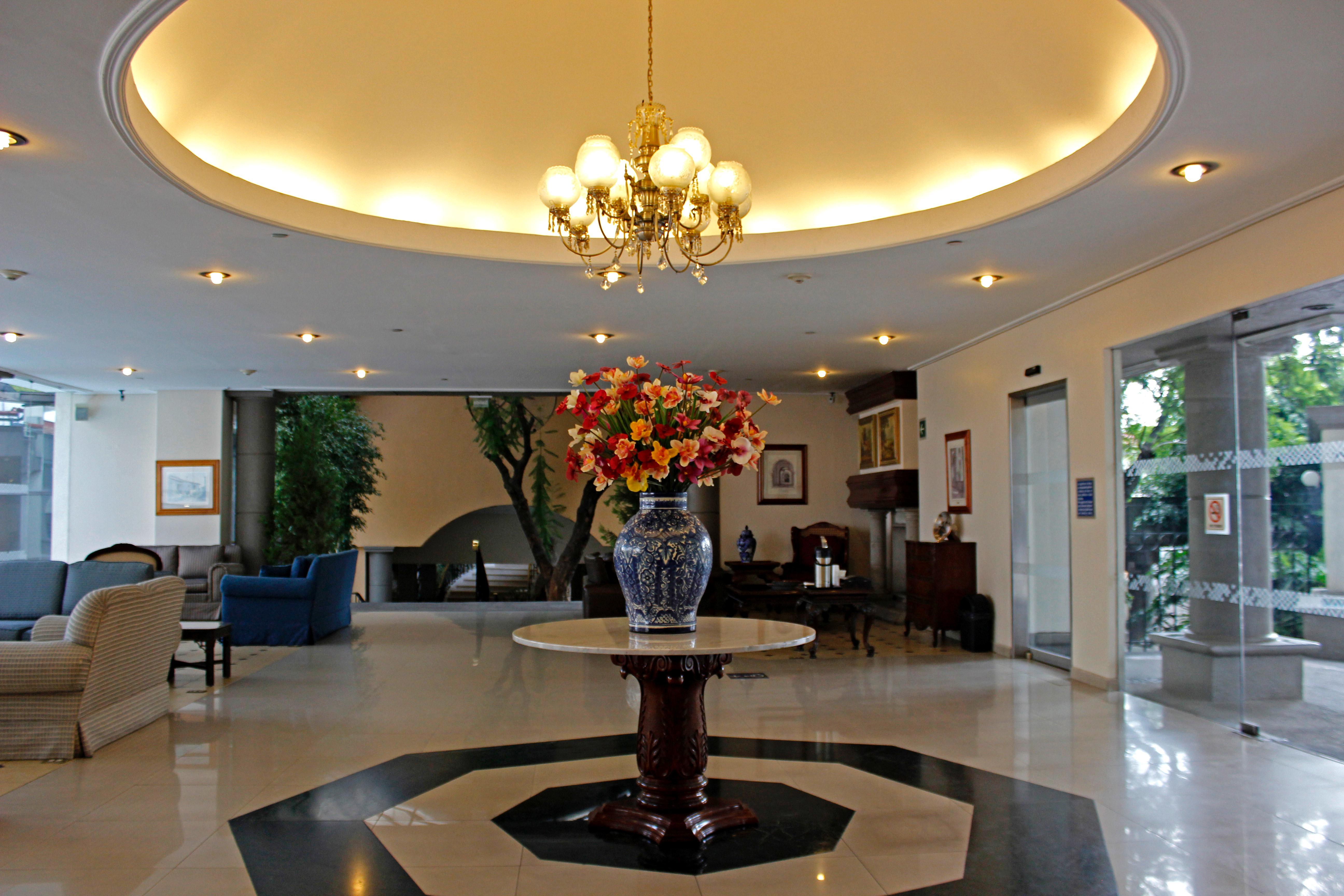 ホテル クリスタル サテライト マリア バルバラ Tlalnepantla  エクステリア 写真 Lobby