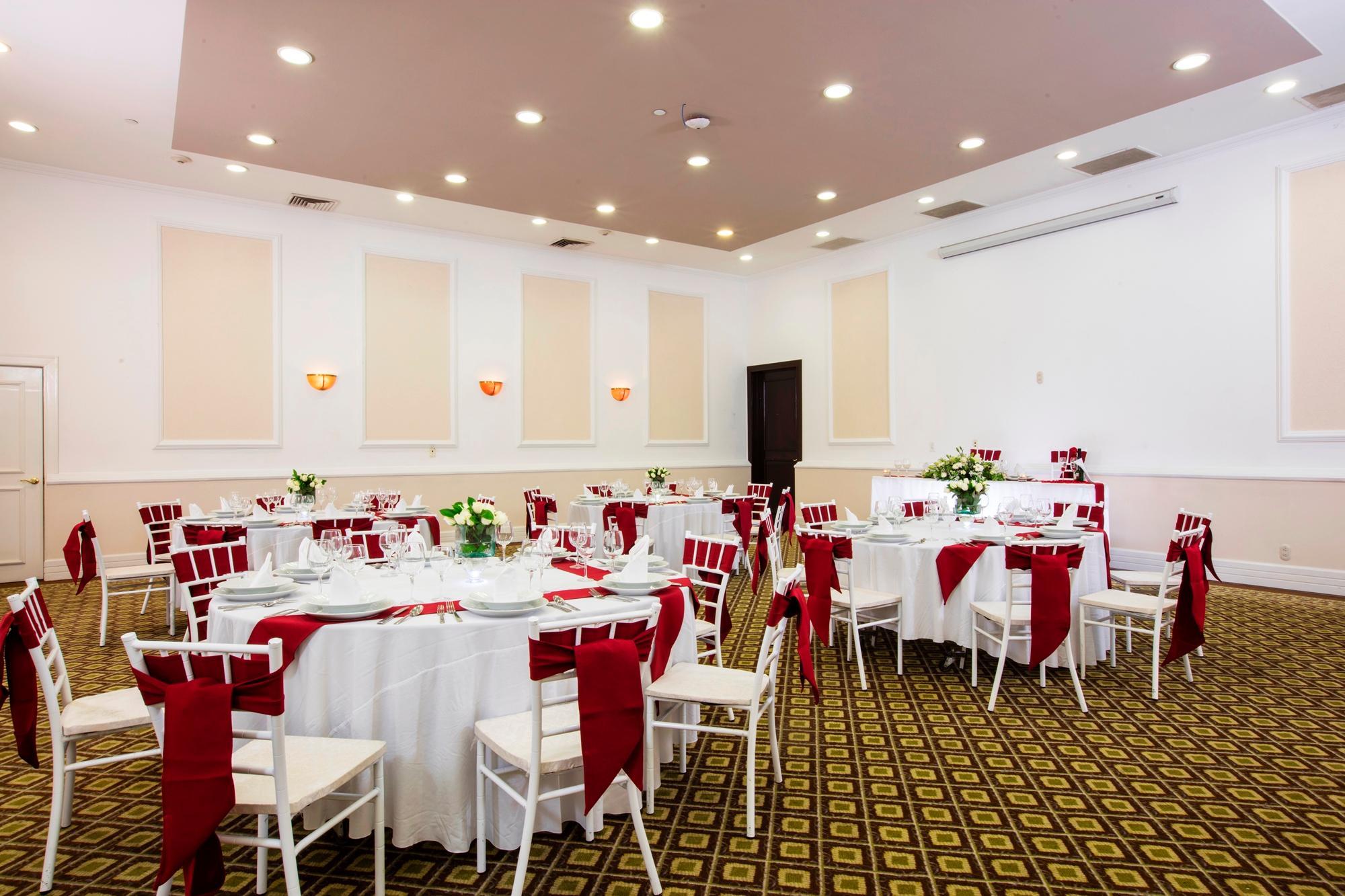ホテル クリスタル サテライト マリア バルバラ Tlalnepantla  エクステリア 写真 The interior of the ballroom