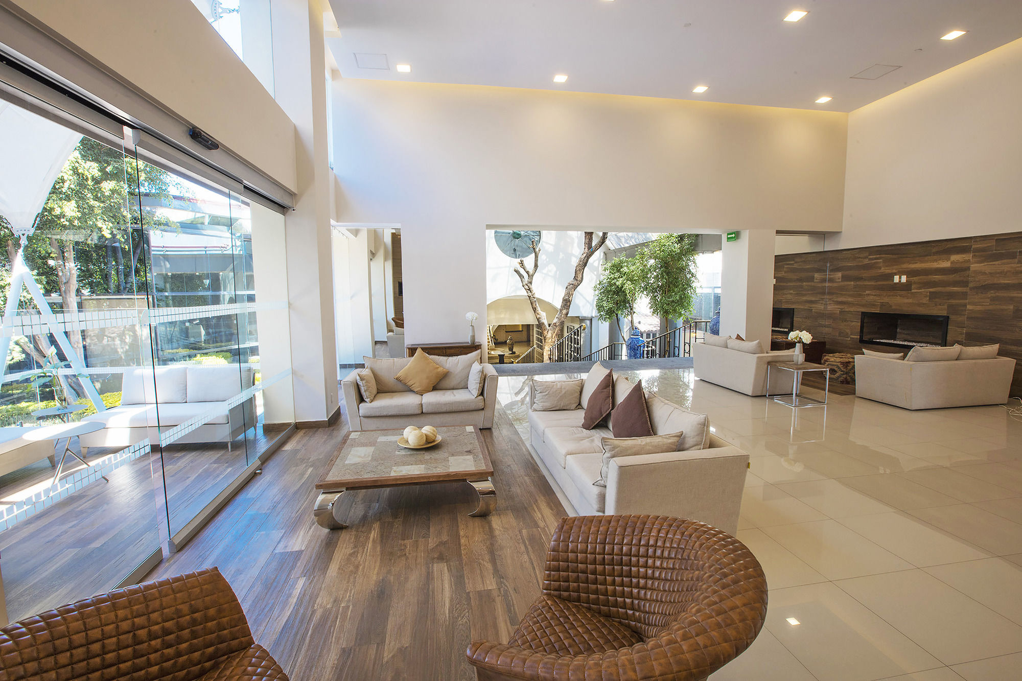 ホテル クリスタル サテライト マリア バルバラ Tlalnepantla  エクステリア 写真 Interior of the hotel